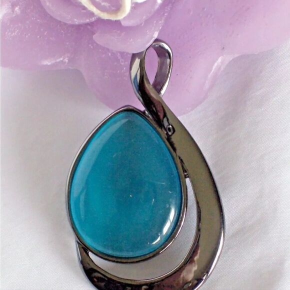 Lia Sophia Pendant Necklace, Cat's Eye,16-19", NWOT - Picture 8 of 11